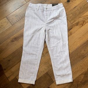 NWT Chico’s So Slimming Girlfriend Crop Pants